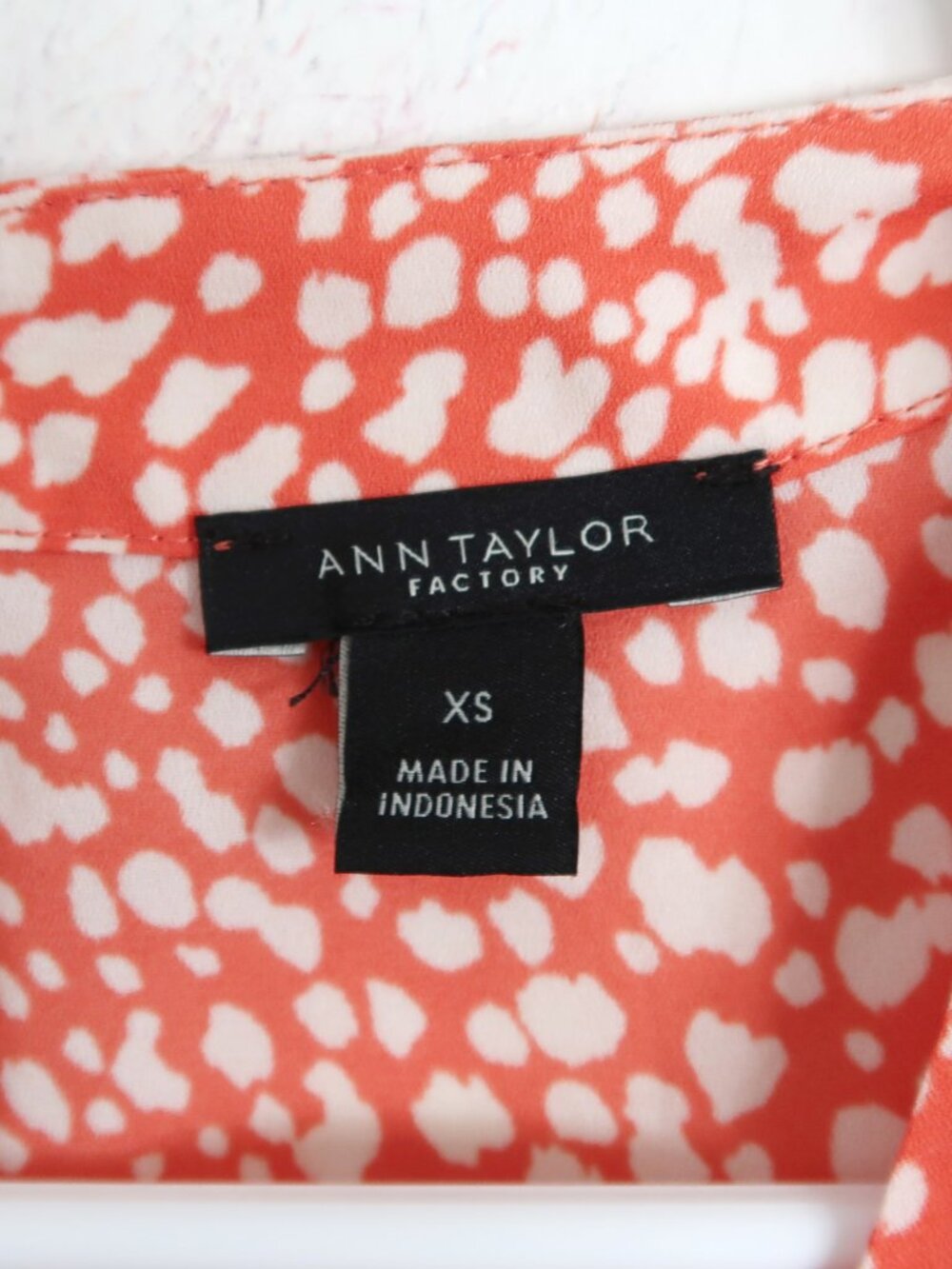 Ann Taylor Orange Spotted Blouse - Size XS - Picture 7 of 7